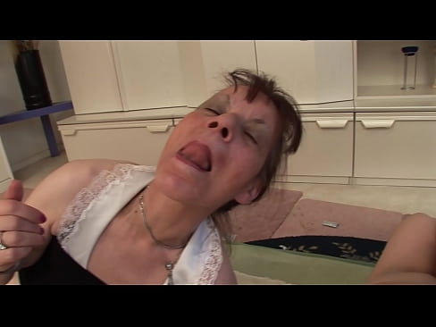❤️ Meji grandmothers ati ọkan grandfather ni a ẹlẹni-mẹta ️  ni onihoho% yo.ixiporn-com.ru%